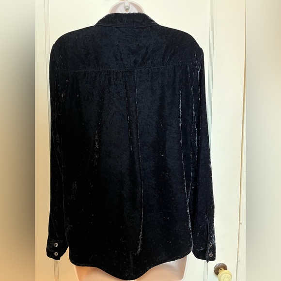 Splendid Long Sleeve Black Crushed Velvet Button-Down Blouse - Picture 2 of 15